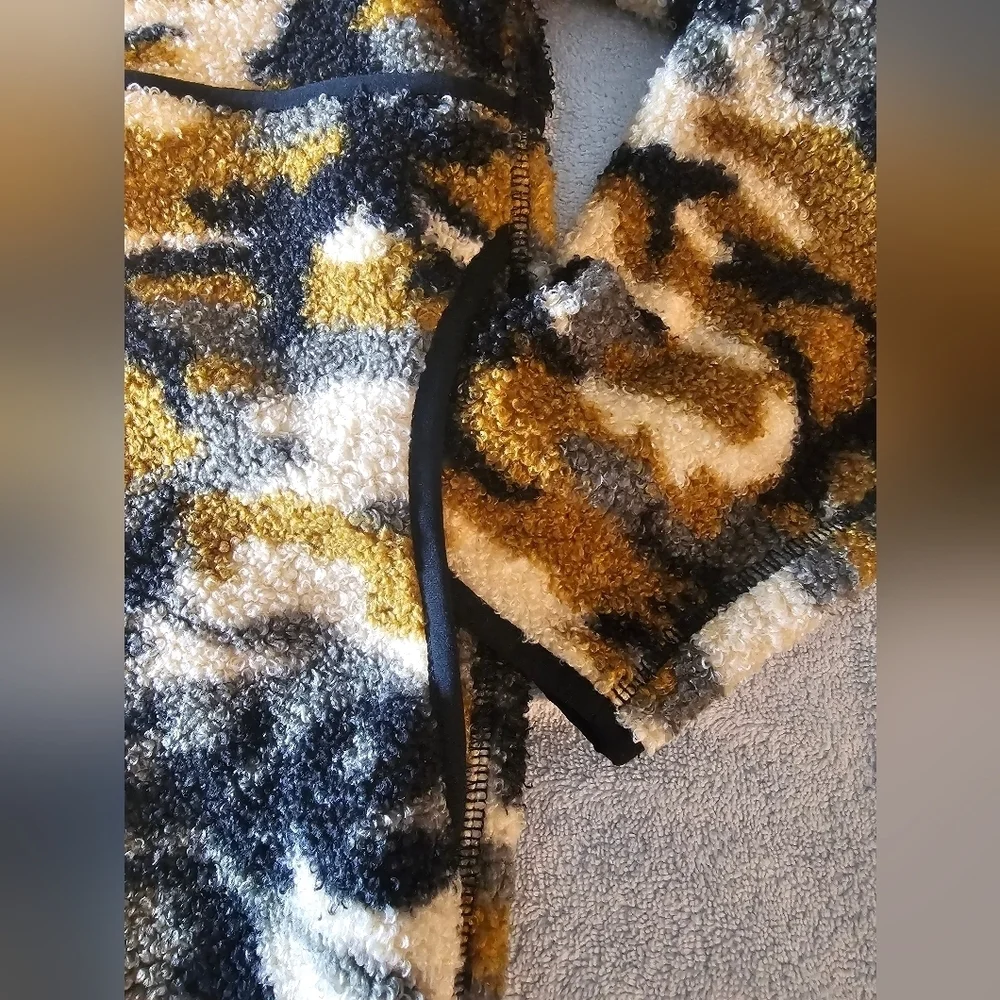 Vapor Elemental Wear Camo Sherpa Fleece Hoodie Pullover – Men’s Size L